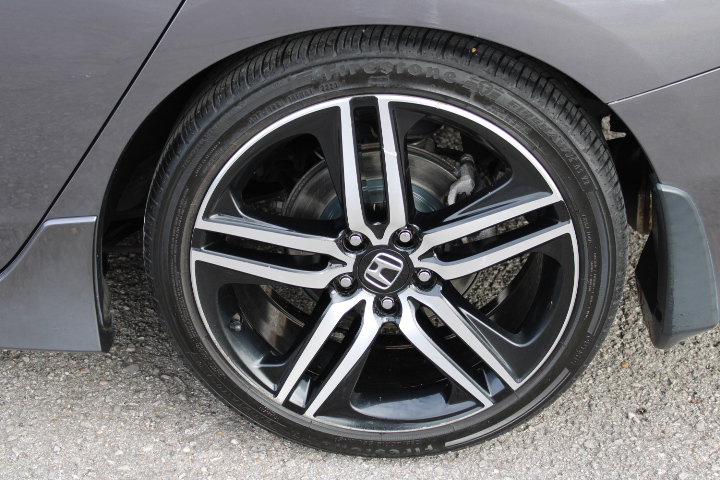 Used 2017 Honda Accord Sport image 10