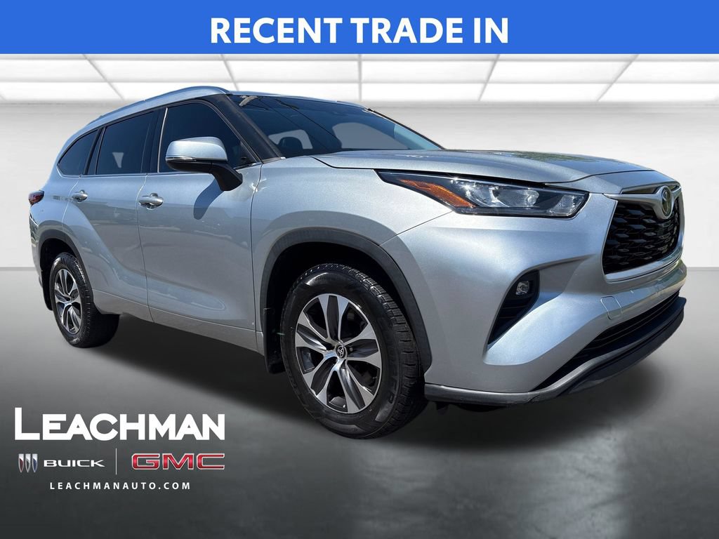 Used 2020 Toyota Highlander XLE AWD/4WD image 1