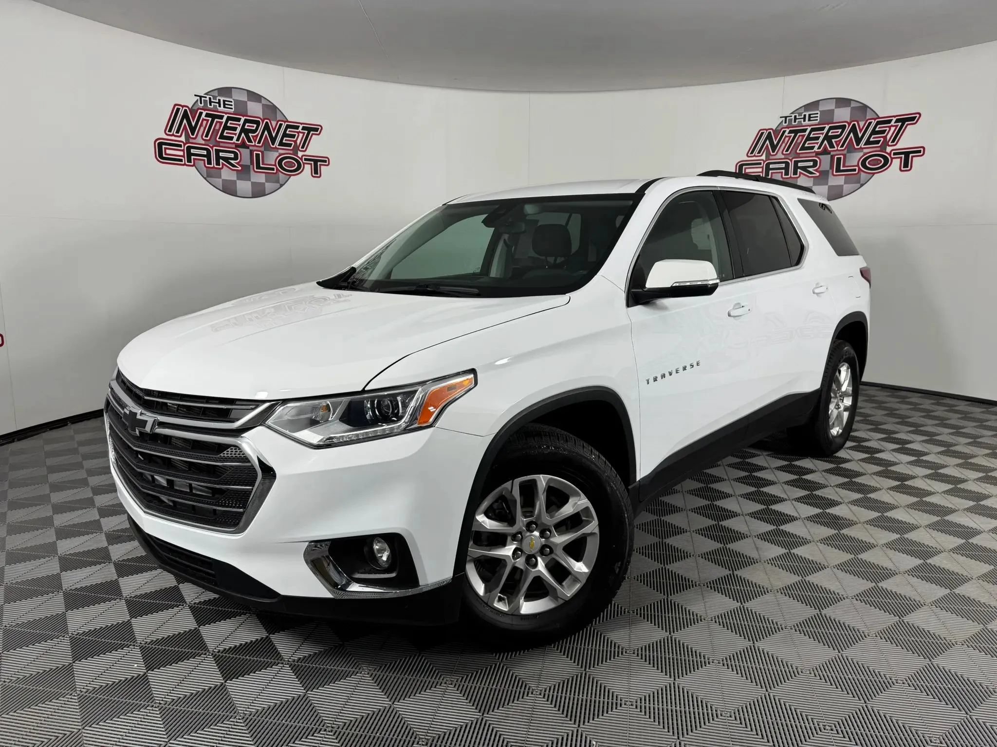 Used 2021 Chevrolet Traverse LT AWD/4WD image 1