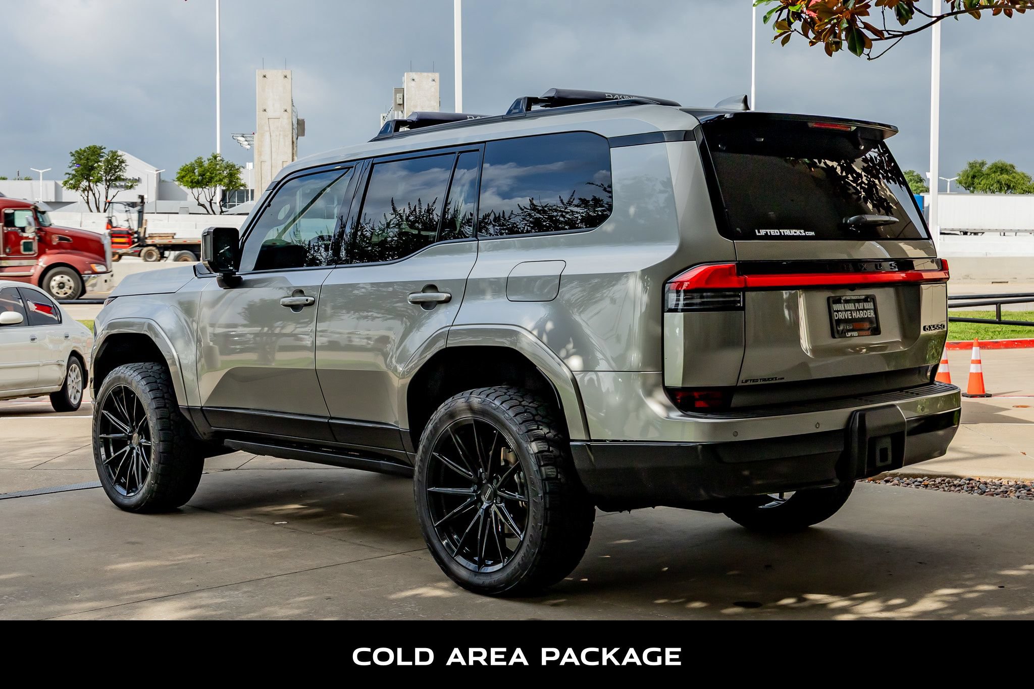 Used 2025 Lexus GX 550 w/ Accessory Package (2T) AWD/4WD image 6