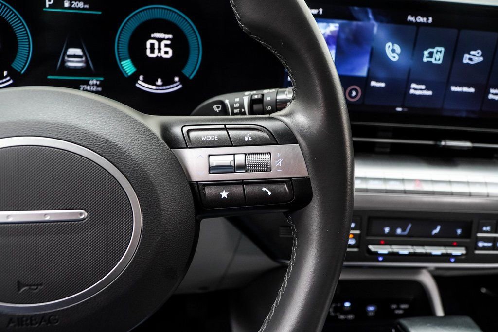 Used 2025 Hyundai Kona SEL image 32