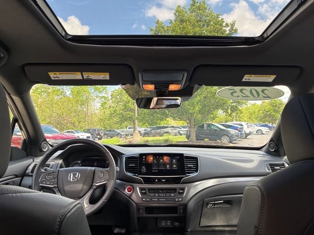 Used 2025 Honda Passport EX-L image 40