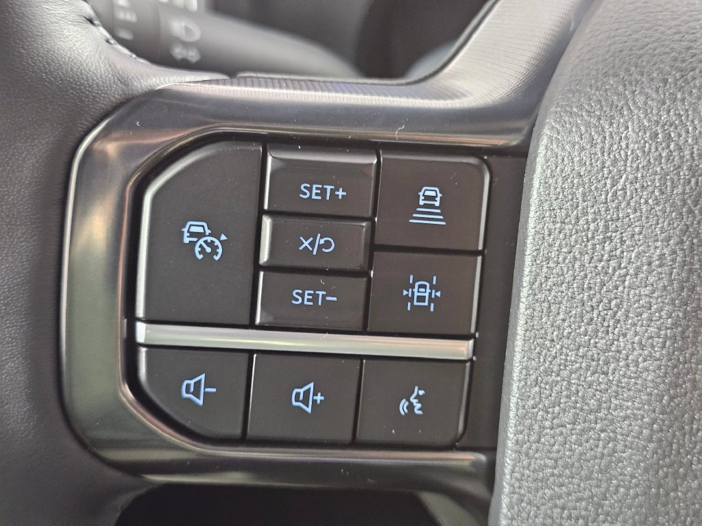Certified 2025 Ford F450 Platinum w/ FX4 Off-Road Package AWD/4WD image 29