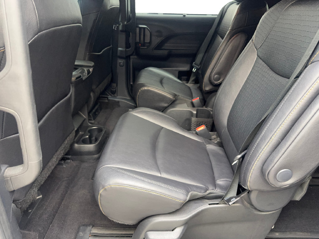 Used 2025 Toyota Sienna XLE Woodland Edition AWD/4WD image 36