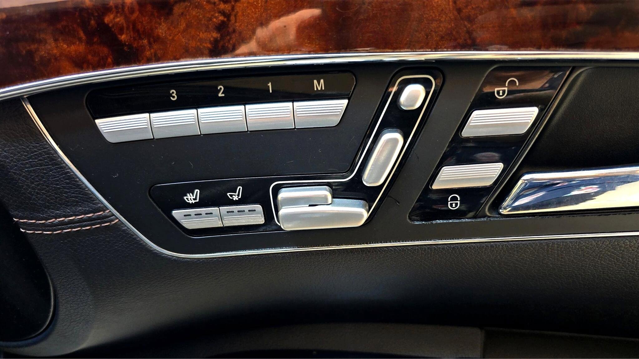 Used 2013 Mercedes-Benz S 63 AMG image 25