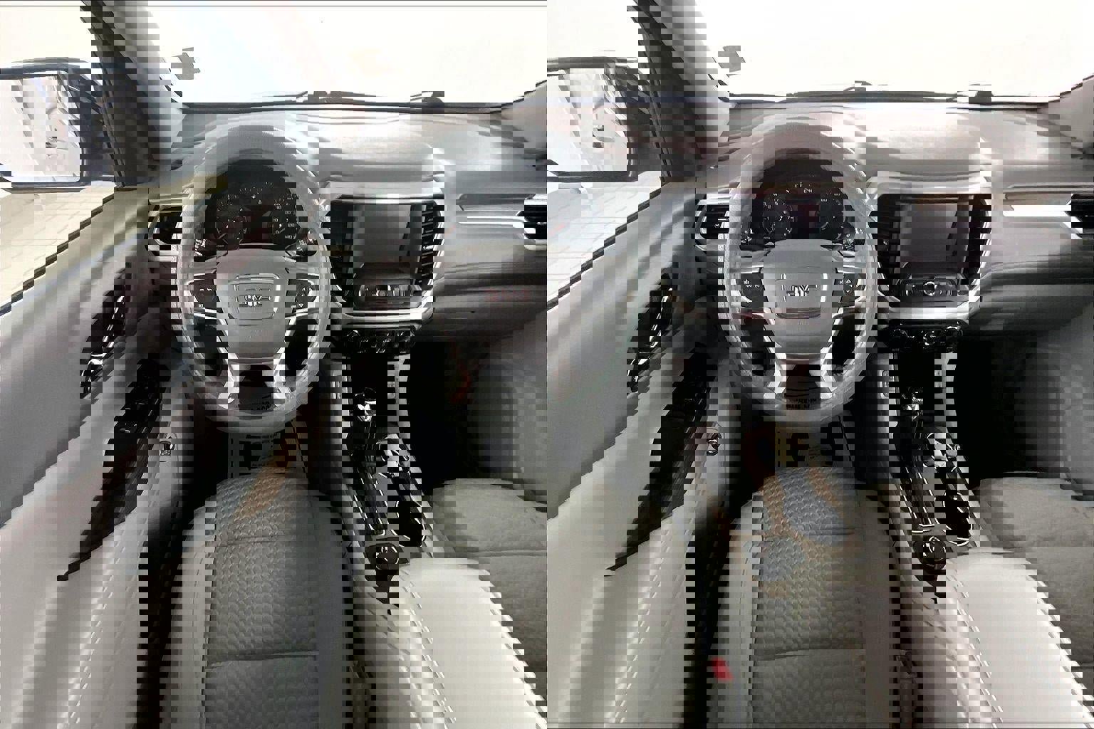 Used 2017 GMC Acadia SLE image 8