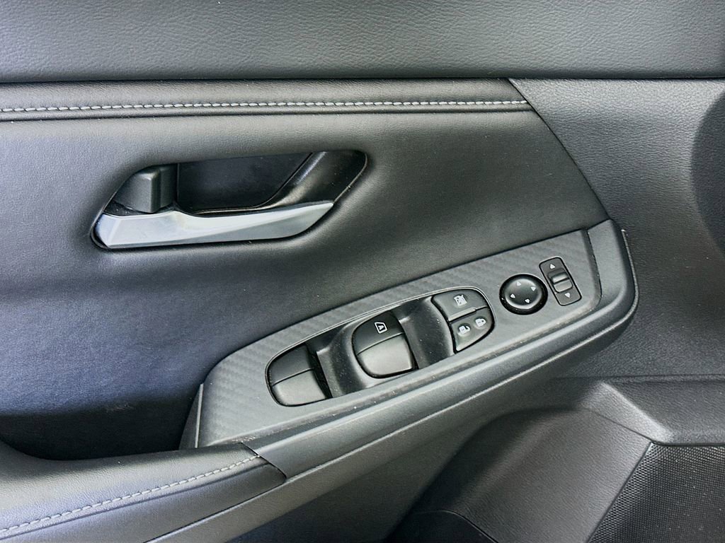 Used 2025 Nissan Sentra SV image 23