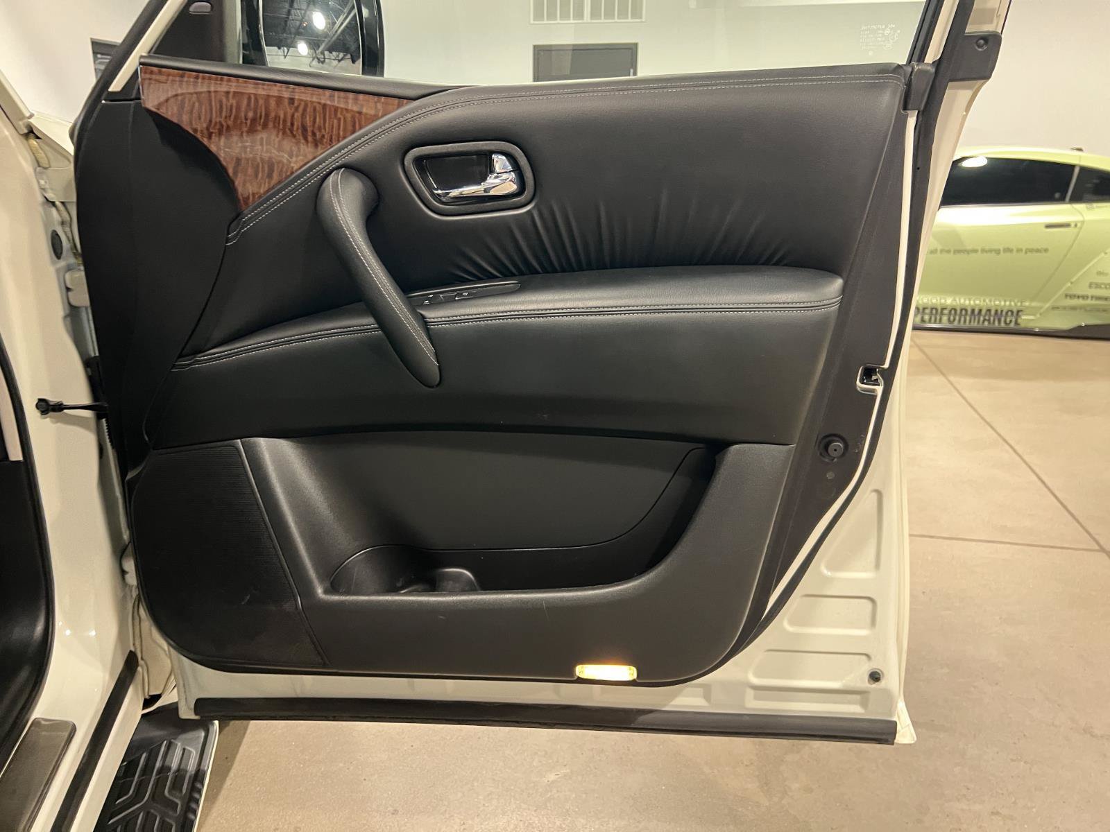Used 2020 Nissan Armada Platinum w/ Interior Lighting Package AWD/4WD image 46