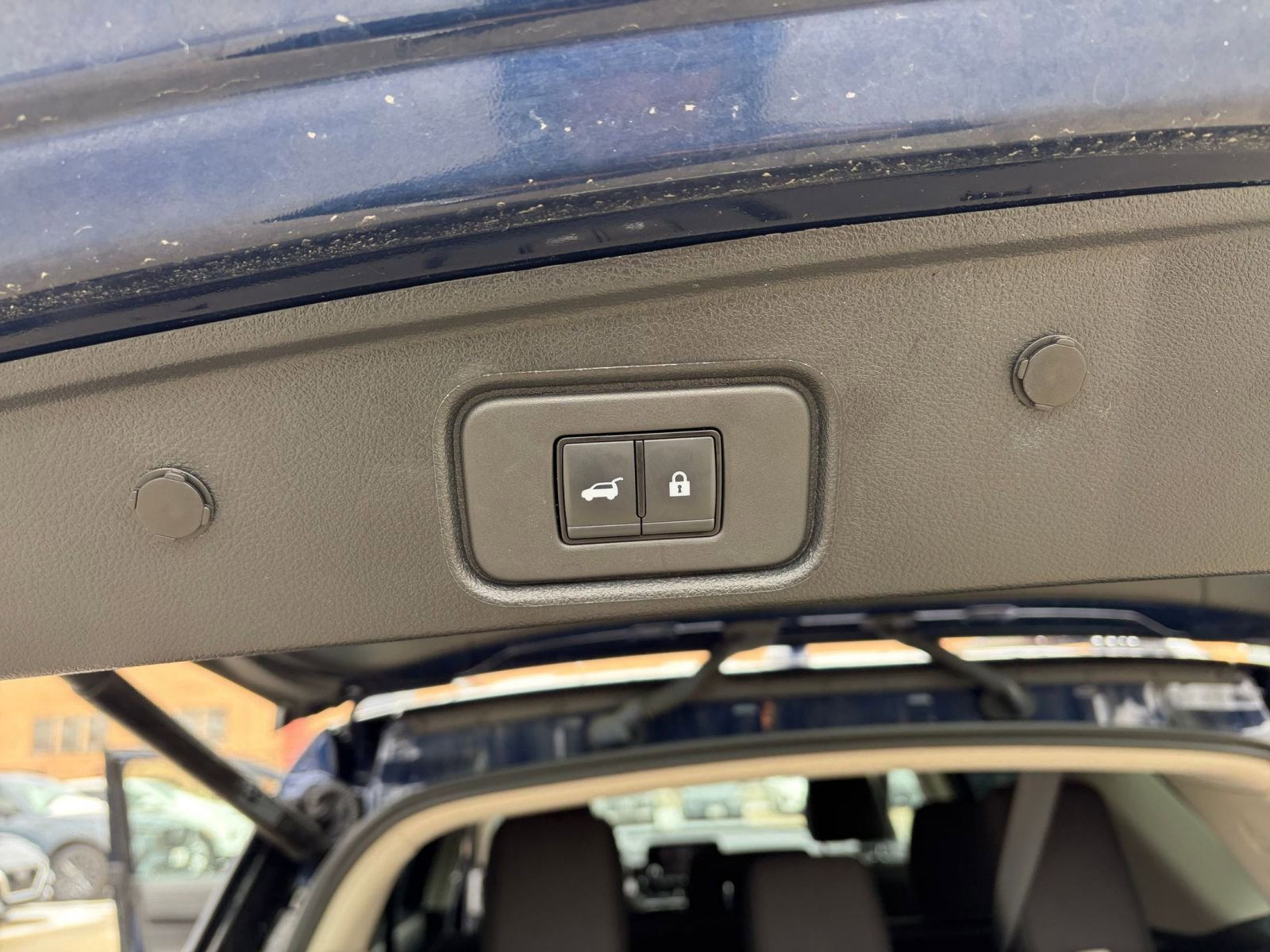 Used 2025 Nissan Pathfinder SV image 23