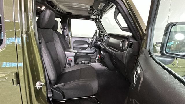 Used 2023 Jeep Wrangler Unlimited w/ Cold Weather Group AWD/4WD image 29