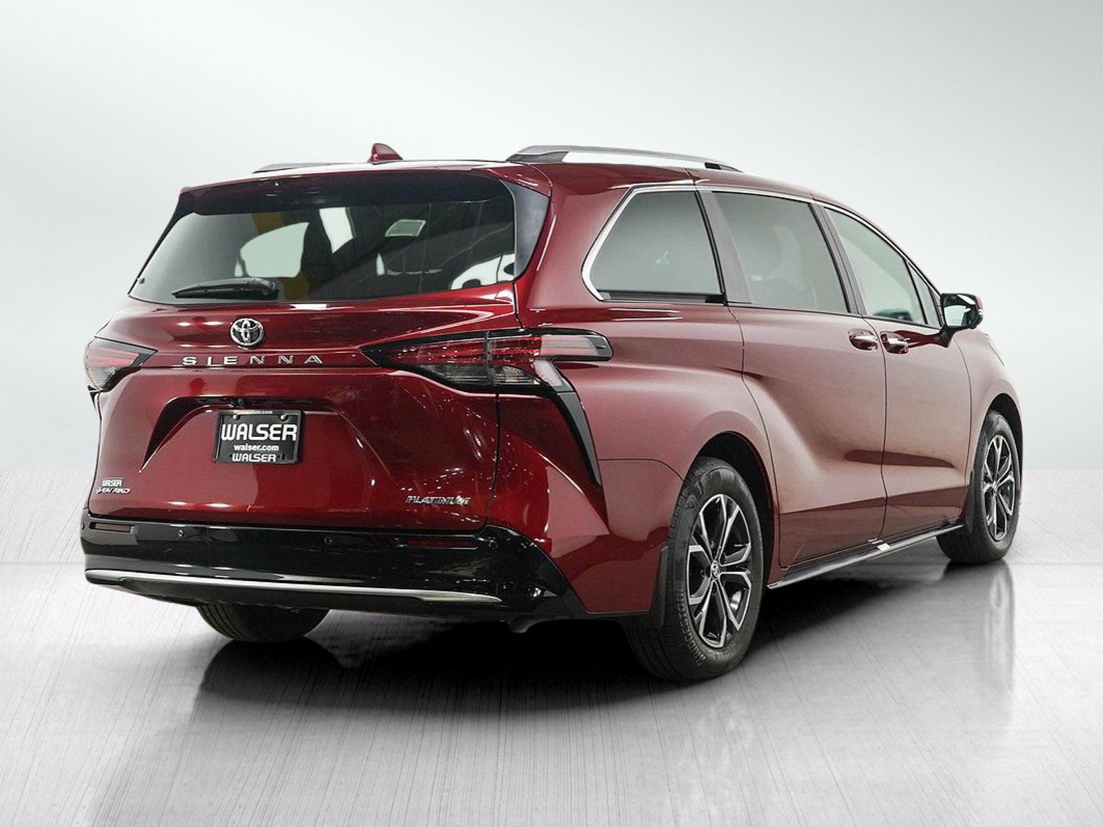 Used 2026 Toyota Sienna Platinum AWD/4WD image 5