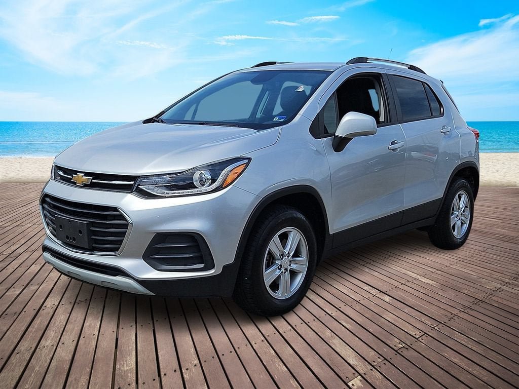Certified 2022 Chevrolet Trax LT w/ LT Convenience Package AWD/4WD image 3