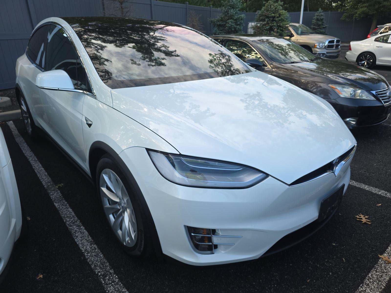 Used 2020 Tesla Model X Long Range AWD/4WD image 2
