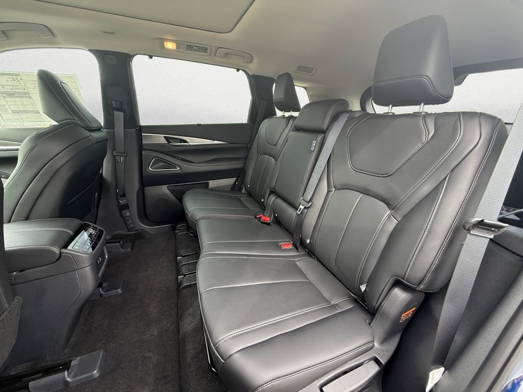 Used 2025 INFINITI QX60 Luxe w/ Vision Package AWD/4WD image 11