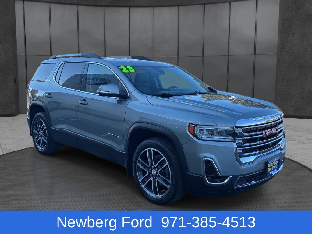 Used 2023 GMC Acadia SLT w/ Technology Package AWD/4WD image 3