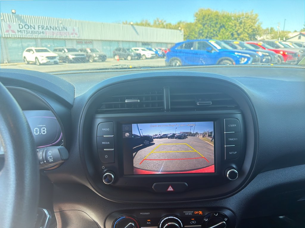 Used 2024 Kia Soul LX w/ Option Group 015 FWD image 22