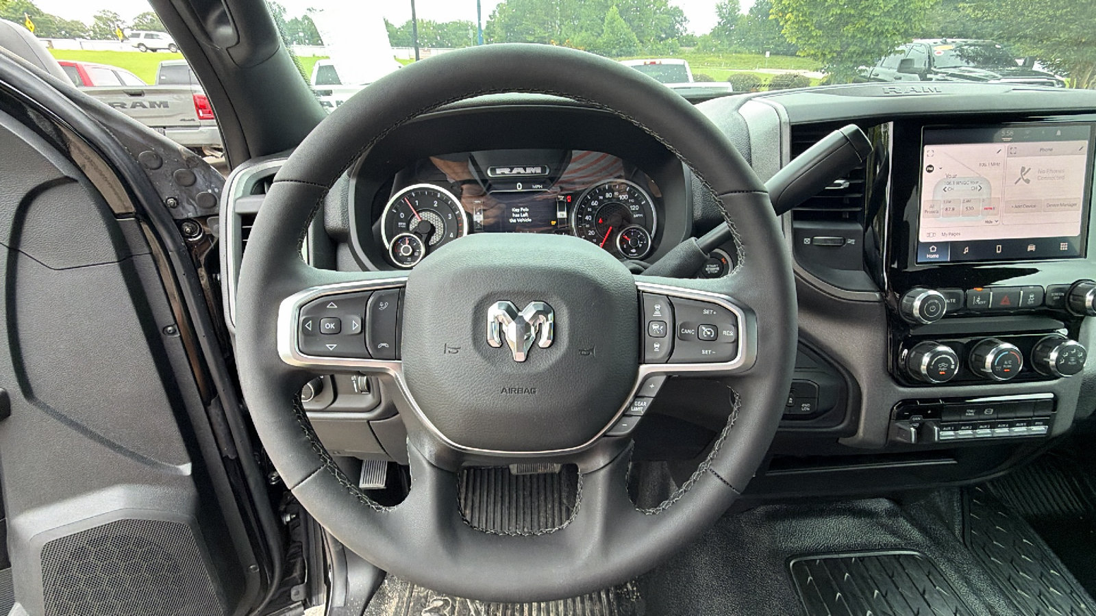 New 2025 RAM 5500 Tradesman w/ Safety Group AWD/4WD image 22