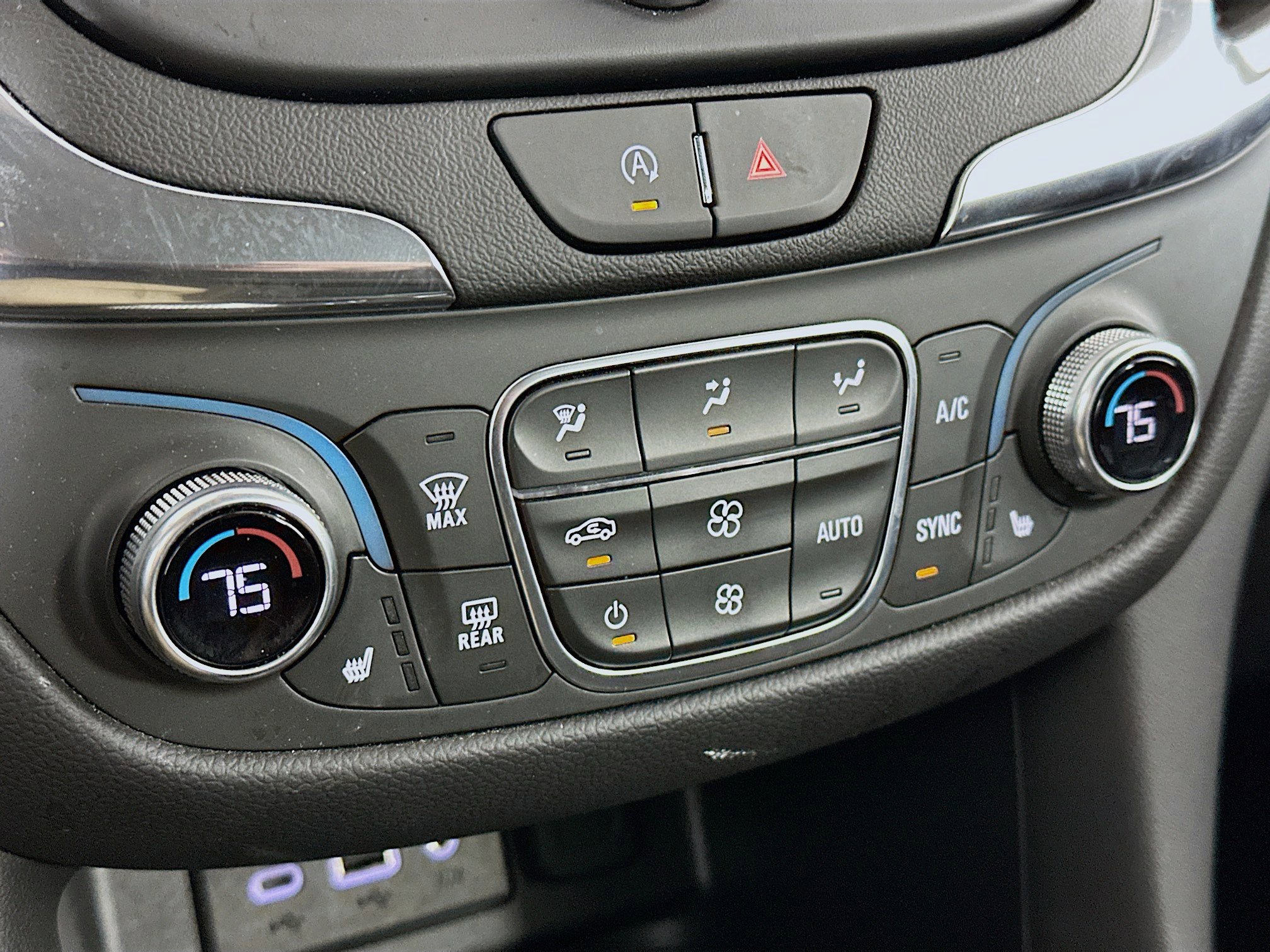 Used 2024 Chevrolet Equinox LT image 23