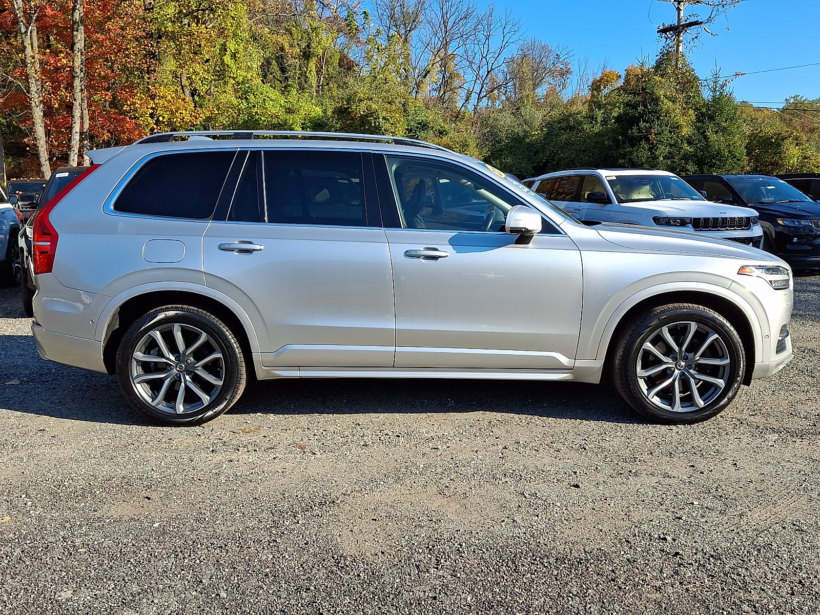 Used 2016 Volvo XC90 T6 Momentum w/ Momentum Plus Package AWD/4WD image 7