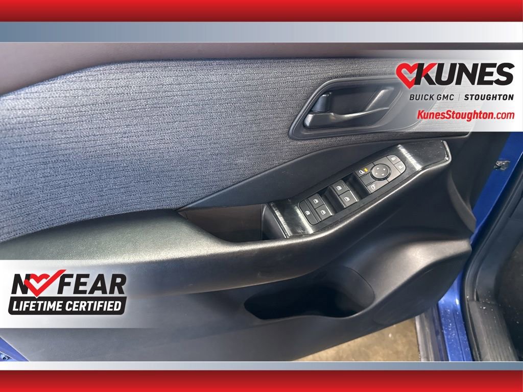 Used 2023 Nissan Rogue S image 19