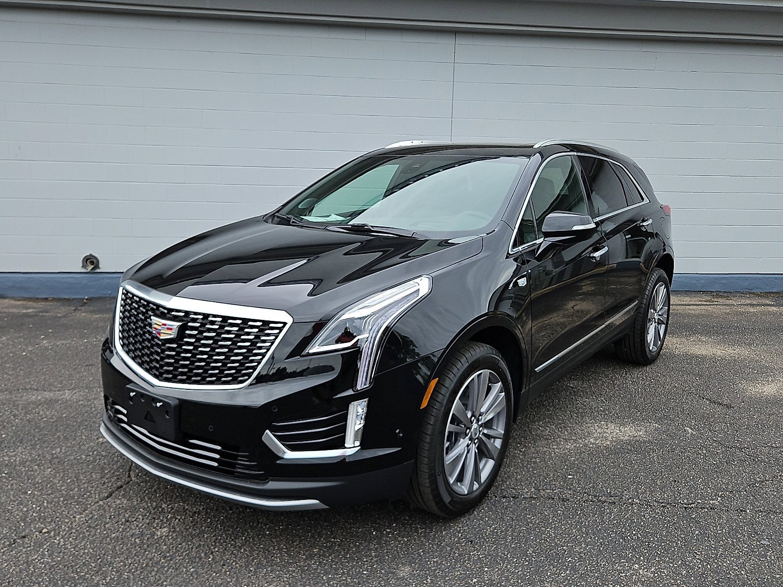 New 2026 Cadillac XT5 Premium Luxury w/ LPO, Floor Liner Package FWD image 1