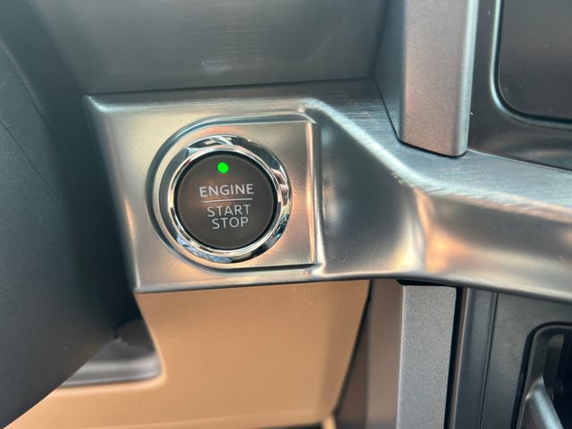 Used 2023 Ford F150 Lariat AWD/4WD image 19