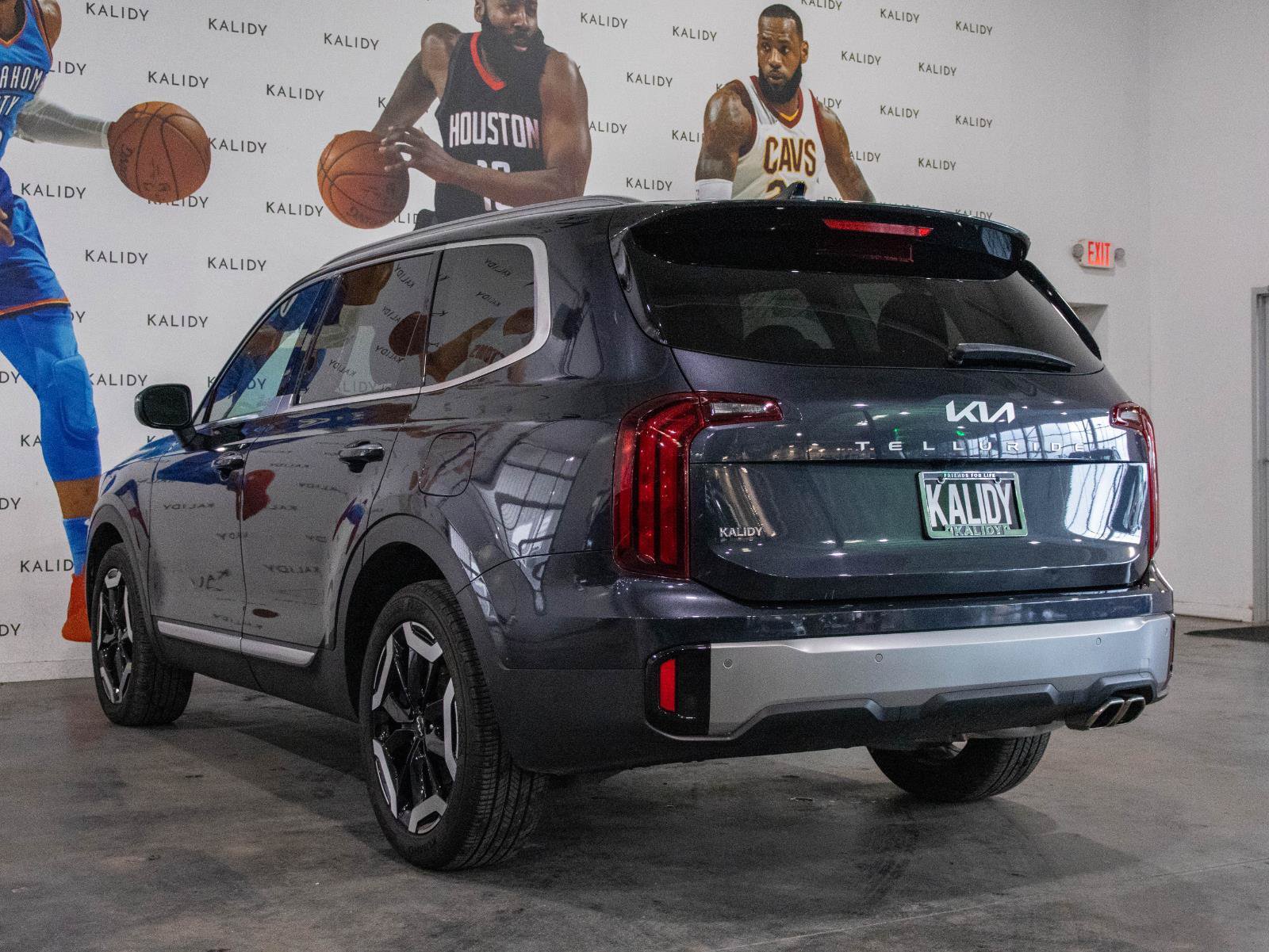 Used 2025 Kia Telluride S FWD image 23