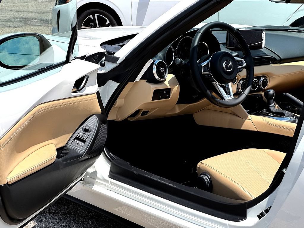 New 2026 MAZDA MX-5 Miata RF Grand Touring RWD image 10