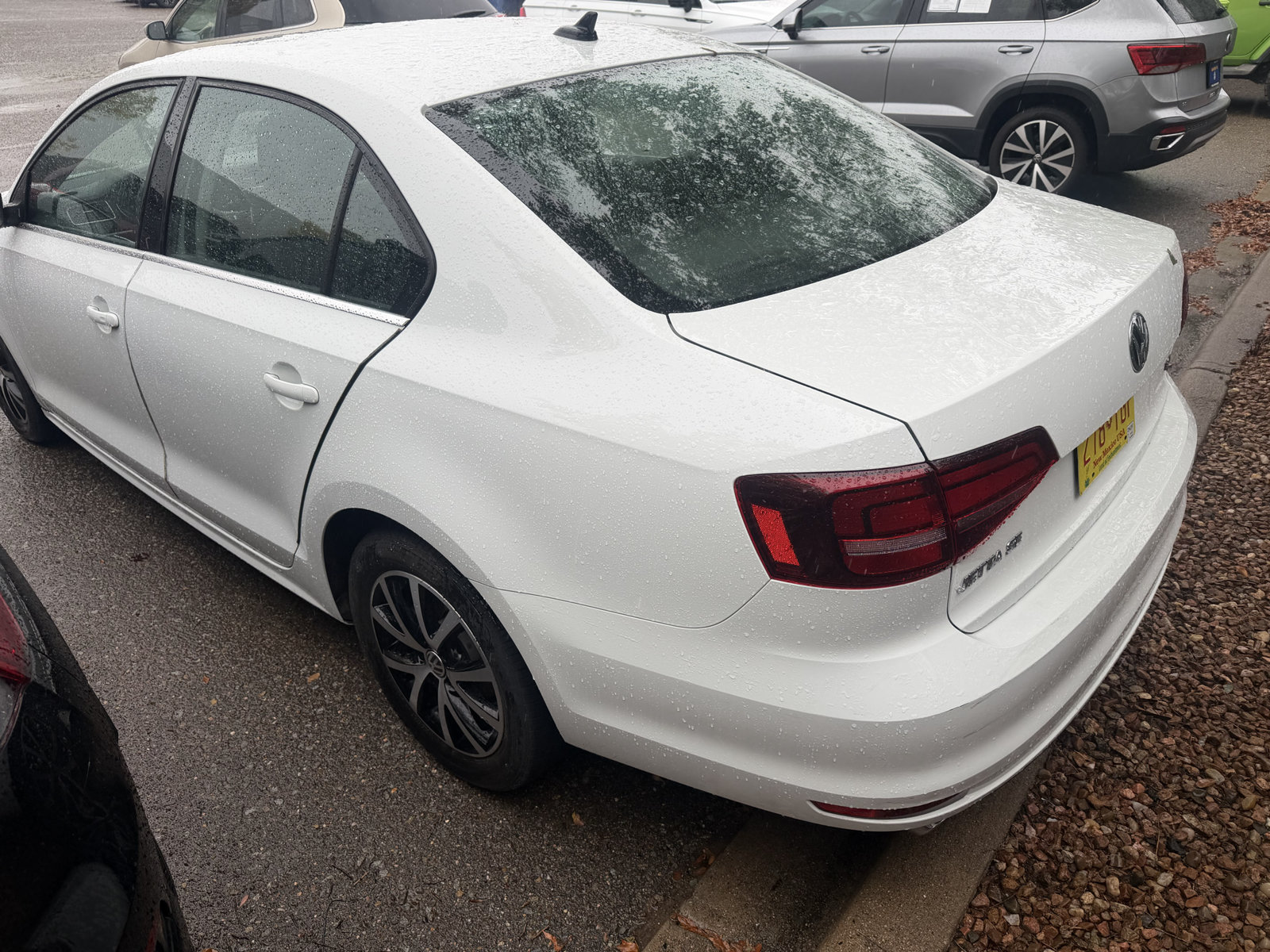 Used 2017 Volkswagen Jetta SE FWD image 4