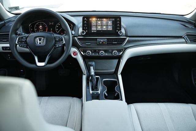 Used 2018 Honda Accord EX image 26