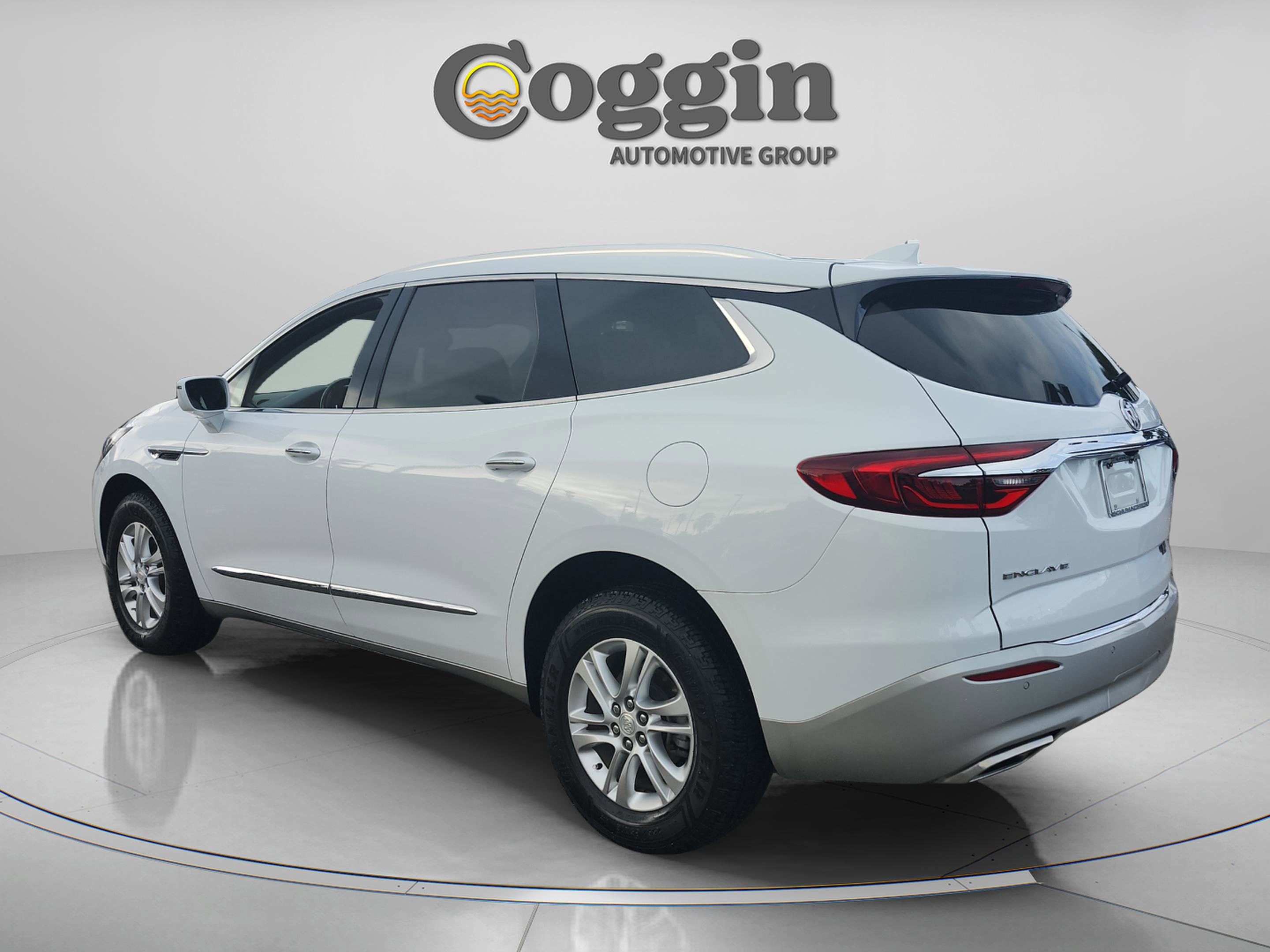 Used 2020 Buick Enclave Essence w/ Sound and Sites Package image 4