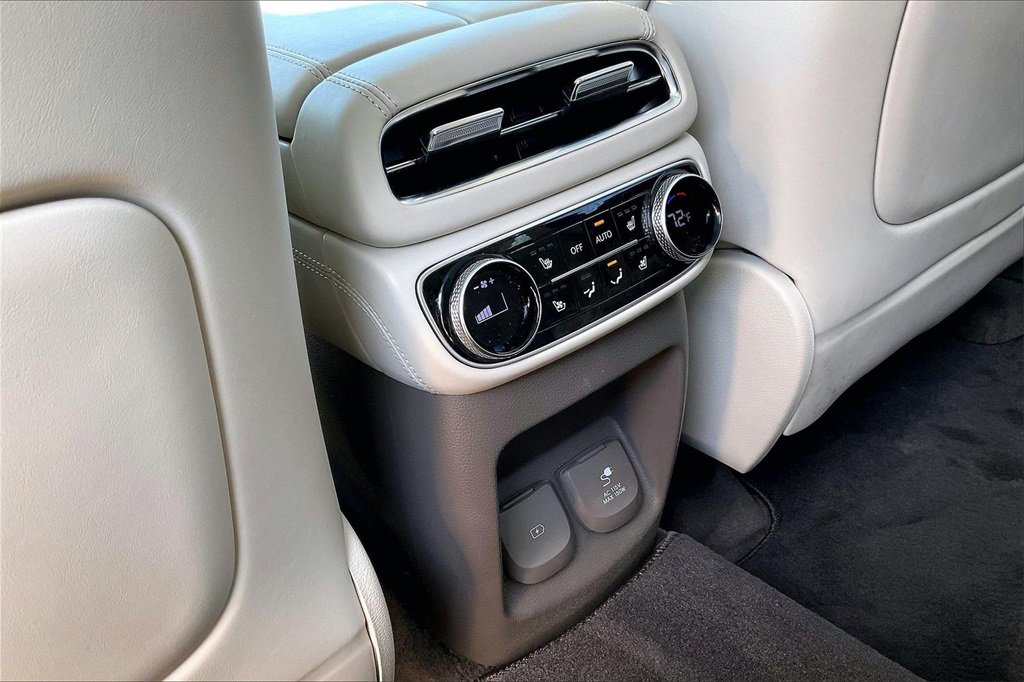 Used 2024 Genesis GV80 3.5T w/ Prestige Package image 10