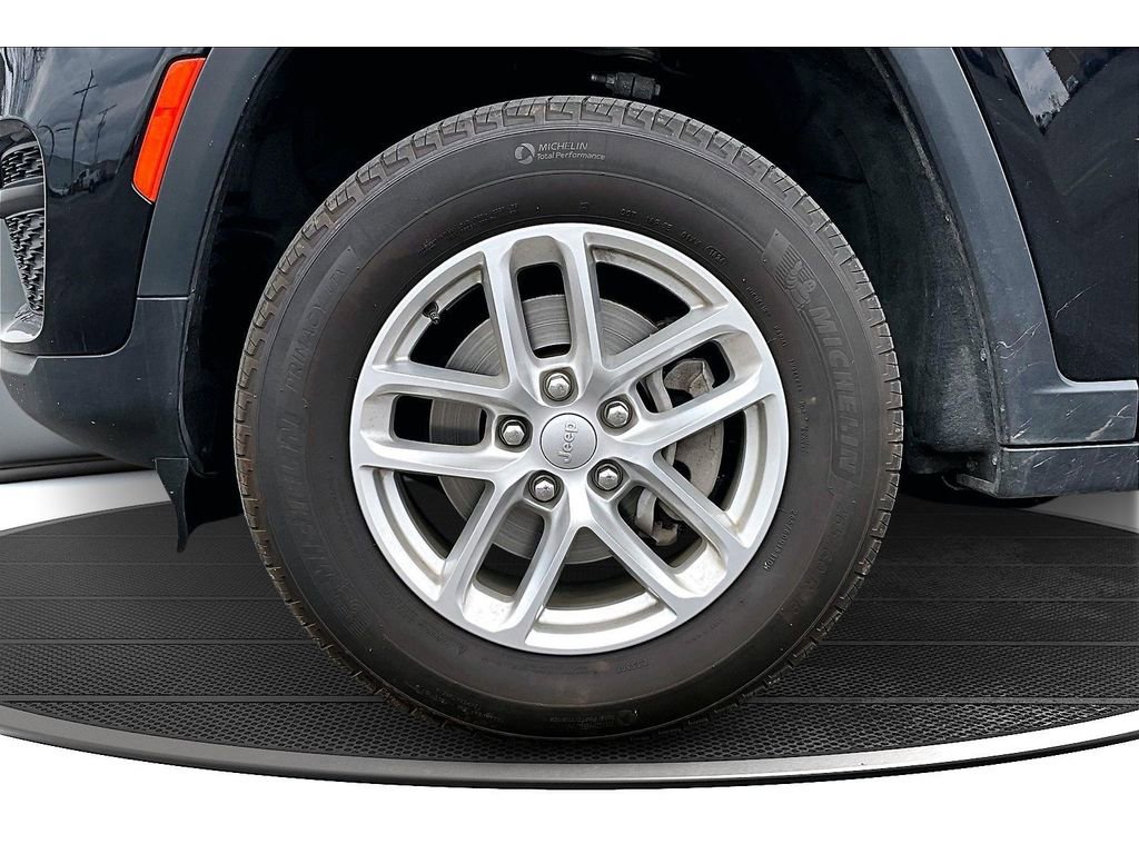Used 2024 Jeep Grand Cherokee Laredo X w/ Luxury Tech Group I image 10