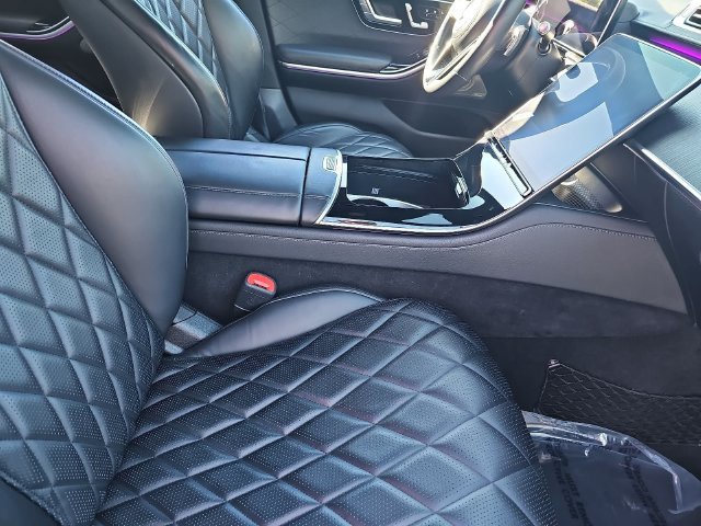 Used 2022 Mercedes-Benz S 580 4MATIC Sedan w/ AMG Line Package image 12