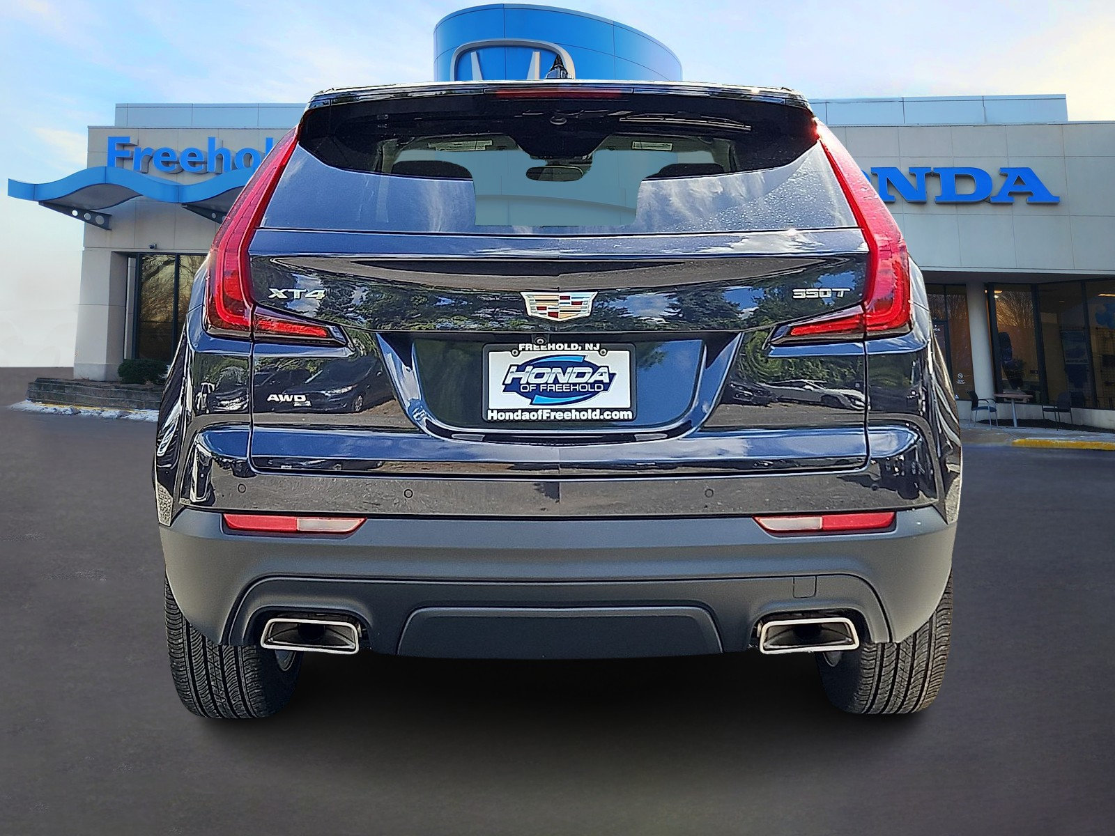 Used 2022 Cadillac XT4 Luxury w/ Cold Weather Package AWD/4WD image 6