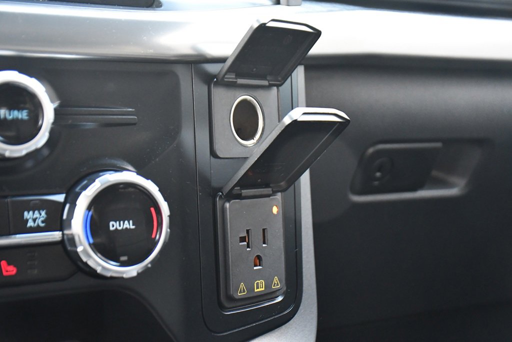 Used 2023 Ford F150 Lariat w/ Equipment Group 502A High image 30