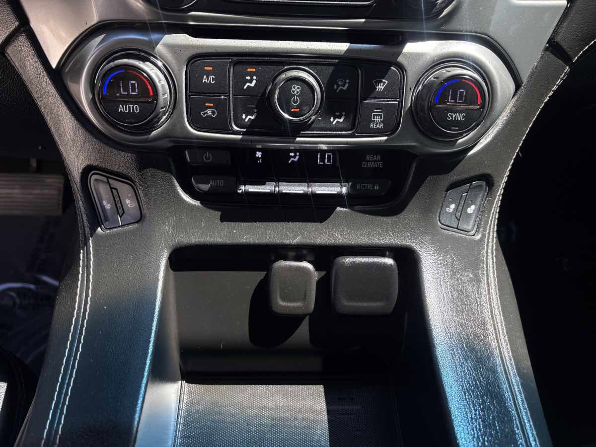 Used 2017 Chevrolet Suburban LT AWD/4WD image 32