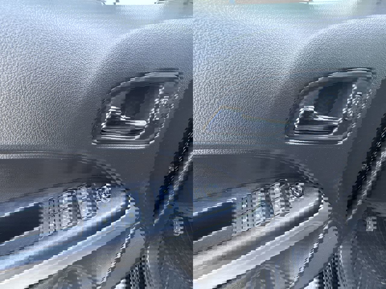 Used 2021 Chevrolet Colorado ZR2 w/ Colorado ZR2 Bison Edition image 19