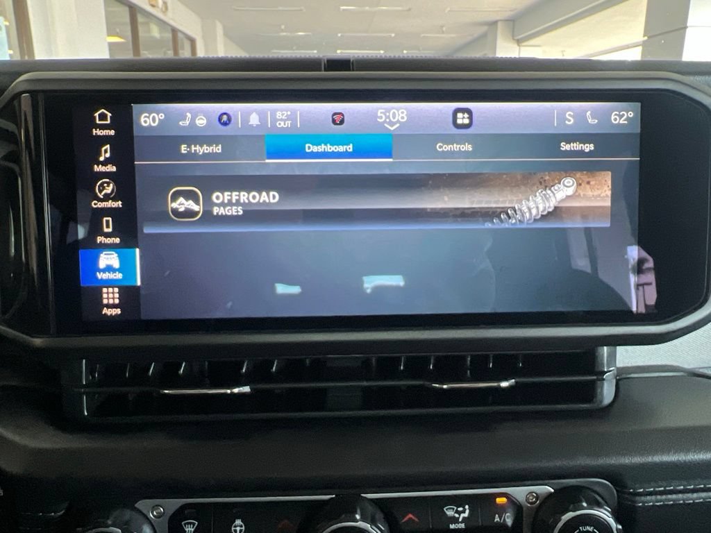 Used 2025 Jeep Wrangler Unlimited Sahara AWD/4WD image 47