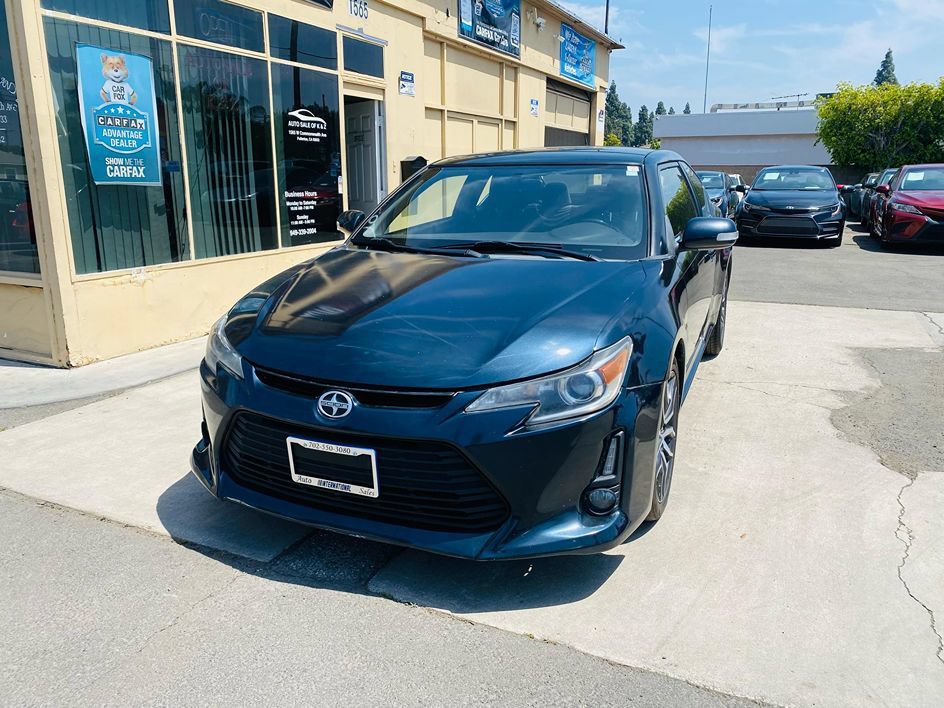 Used 2015 Scion tC FWD image 9