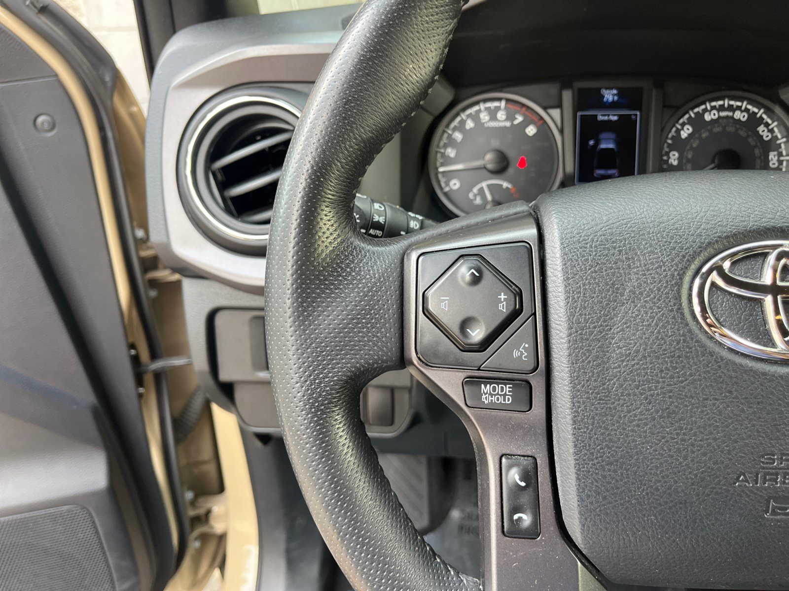 Used 2019 Toyota Tacoma TRD Off-Road w/ Technology Package AWD/4WD image 15
