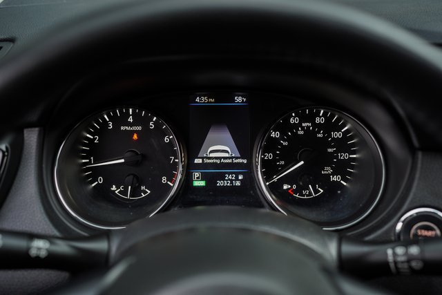 Used 2020 Nissan Rogue SL FWD image 25