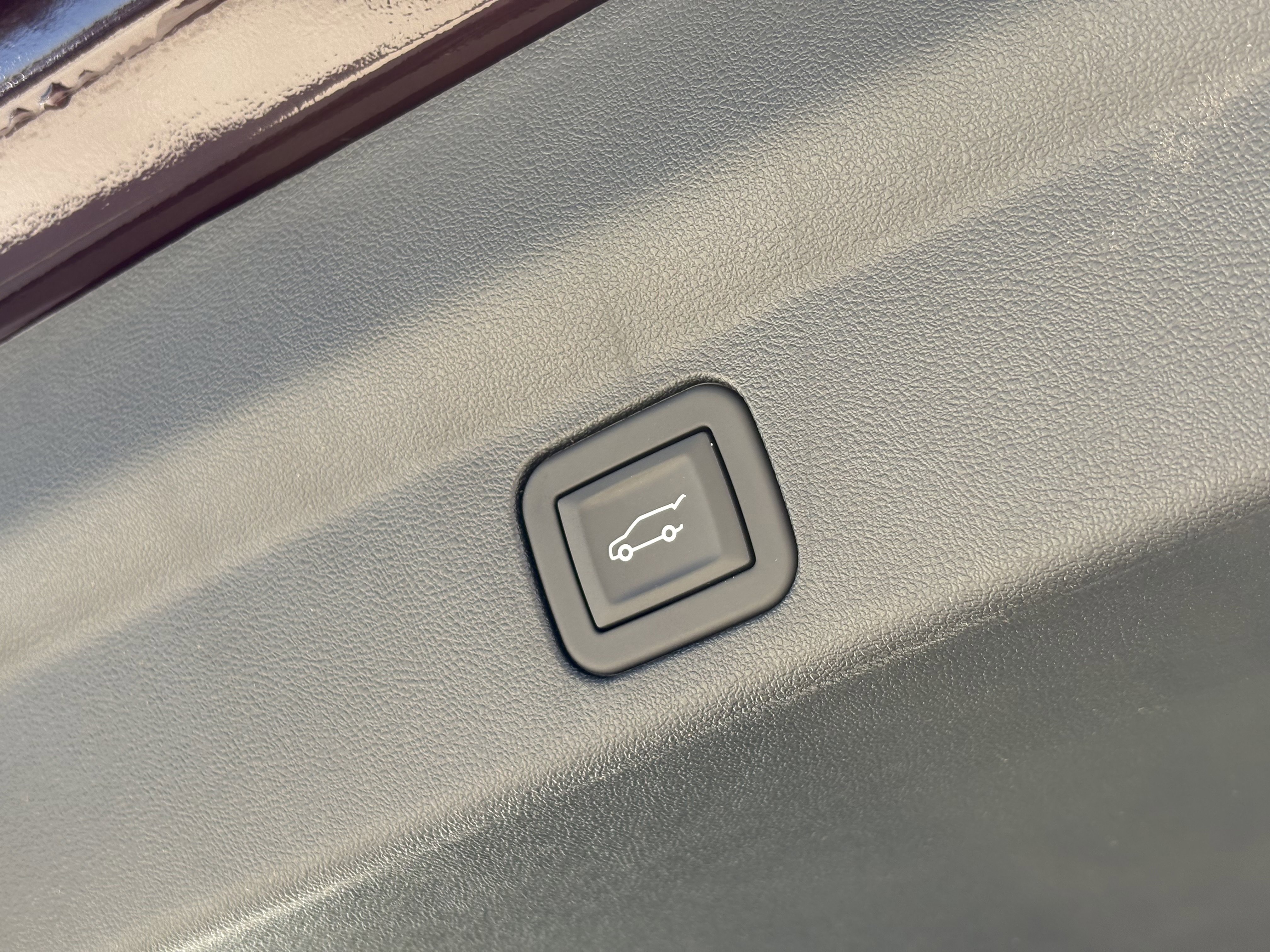 New 2025 Cadillac Escalade IQ Sport 2 w/ LPO, ONYX Package image 11