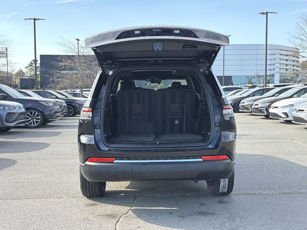 Used 2024 Jeep Grand Cherokee L Limited w/ Luxury Tech Group II image 15