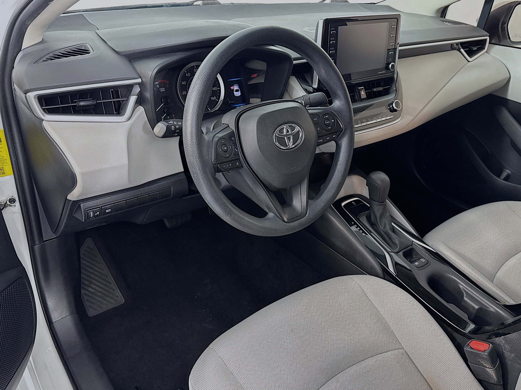 Used 2021 Toyota Corolla LE w/ LE Convenience Package image 9