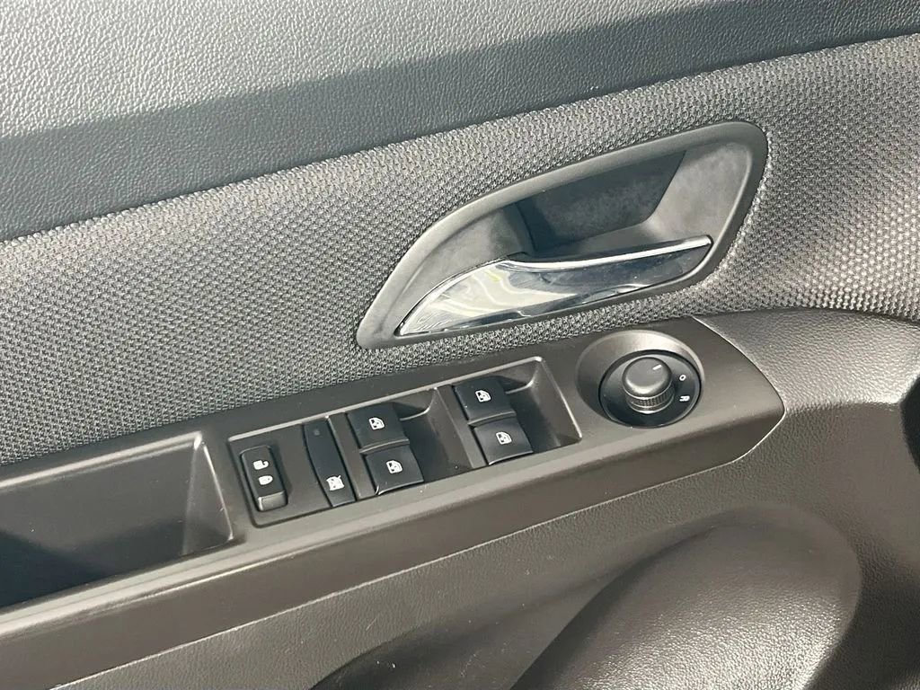 Used 2015 Chevrolet Cruze Eco w/ Enhanced Safety Package image 18