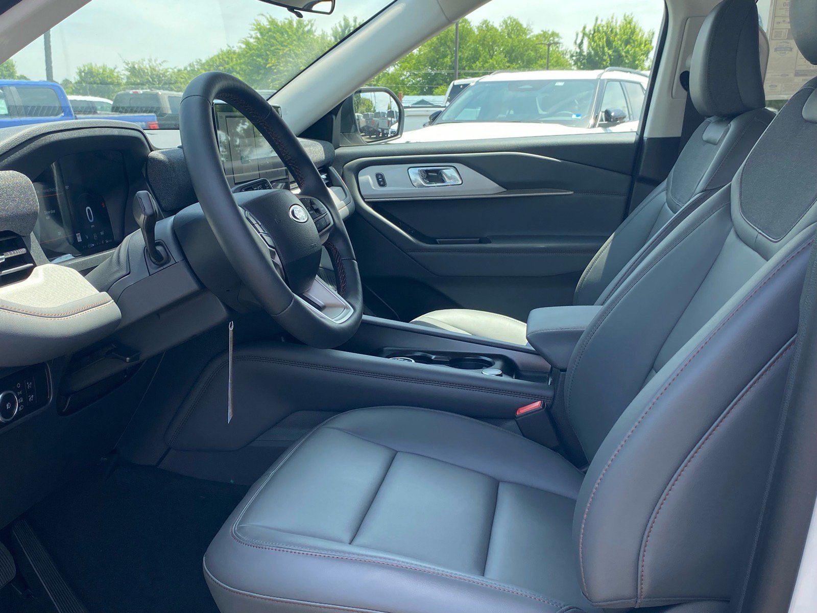 New 2026 Ford Explorer Active w/ Active Comfort Package AWD/4WD image 9