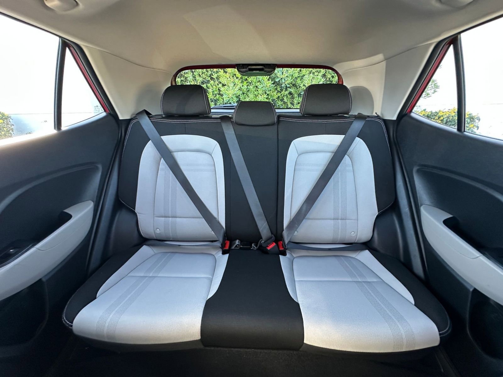 Used 2025 Hyundai Venue SEL FWD image 40