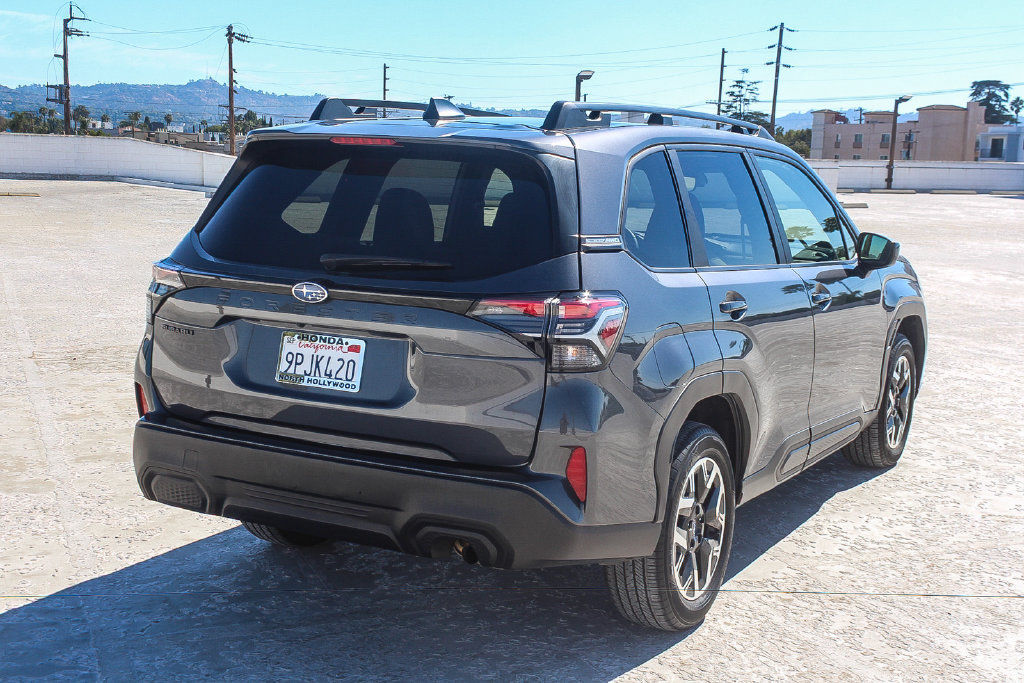 Used 2025 Subaru Forester Premium w/ Convenience Package #1 AWD/4WD image 6