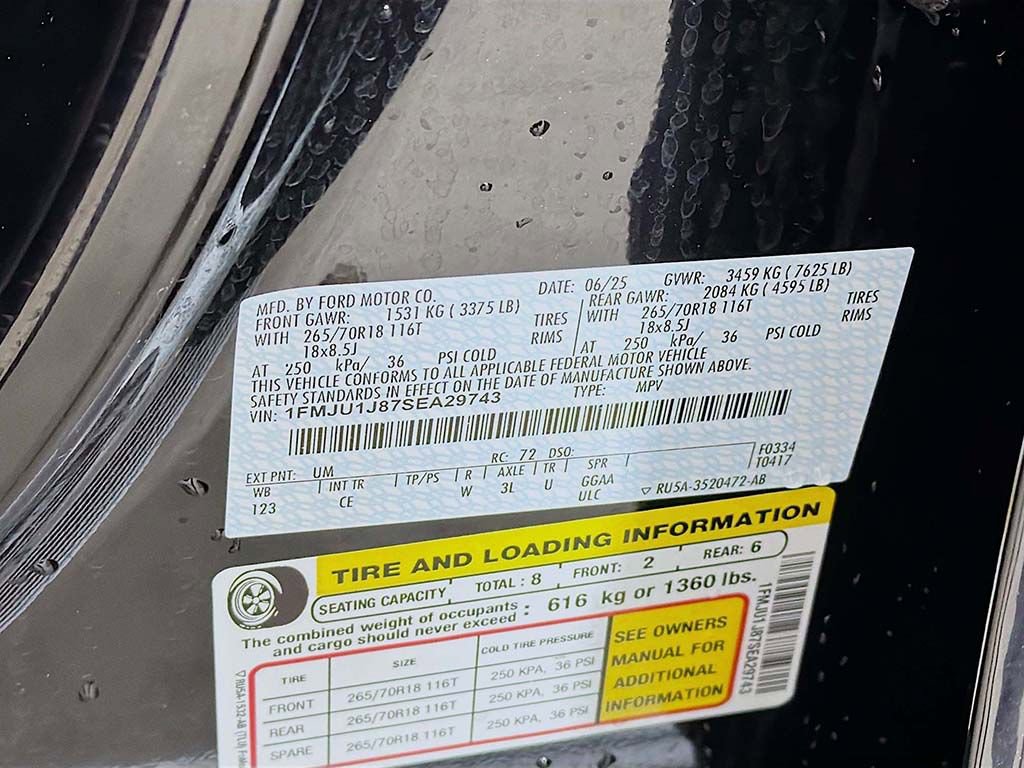Used 2025 Ford Expedition Active image 39